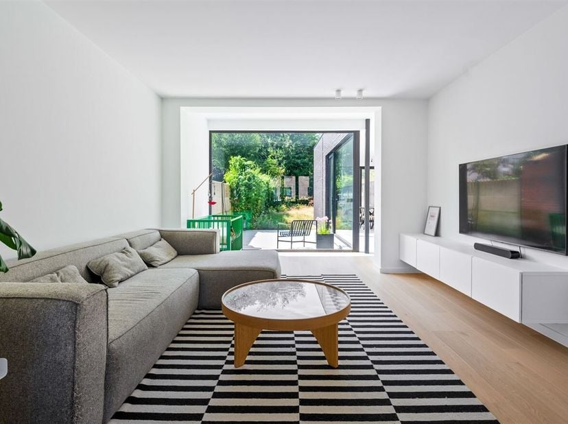 Instapklare, gerenoveerde woning met twee slaapkamers, uitbreidingsmogelijkheden en gezellige tuin in Geel<br />
Inleiding: Op zoek naar een instapkla