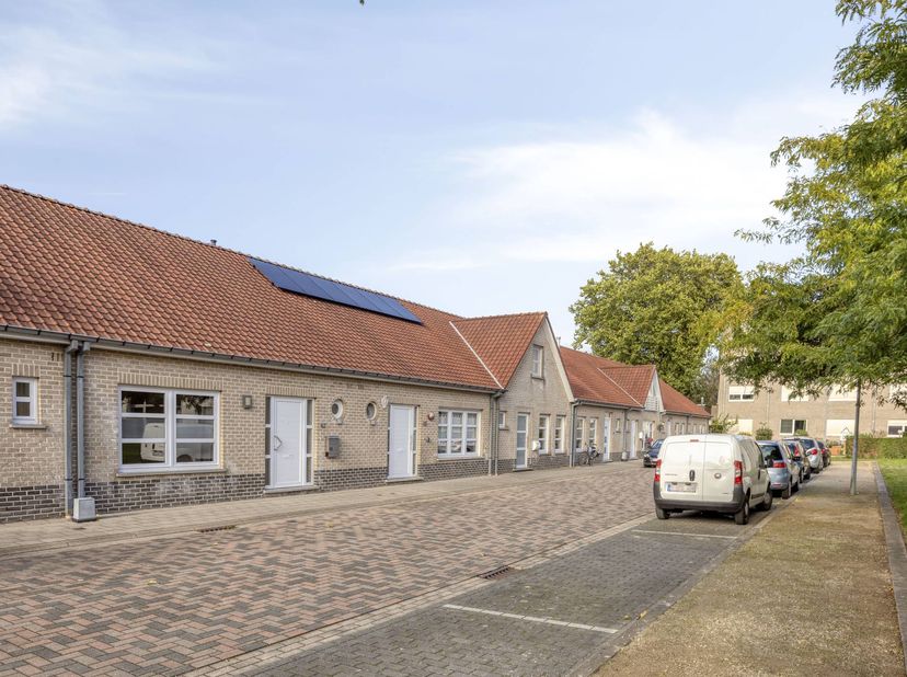 Huis te koop in Kosterijstraat 43,
                    8200 Sint-Andries