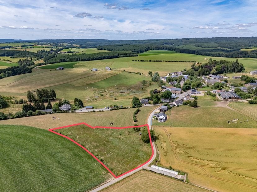 EASYHOME vous propose aujourd'hui un terrain exceptionnel, situé dans un cadre tout aussi exceptionnel ! (LOT 2) <br />
Vous recherchez le calme, une