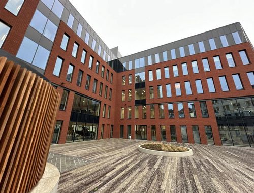                                         Bedrijfsgebouw te huur in Mechelen, € 17.294,33
