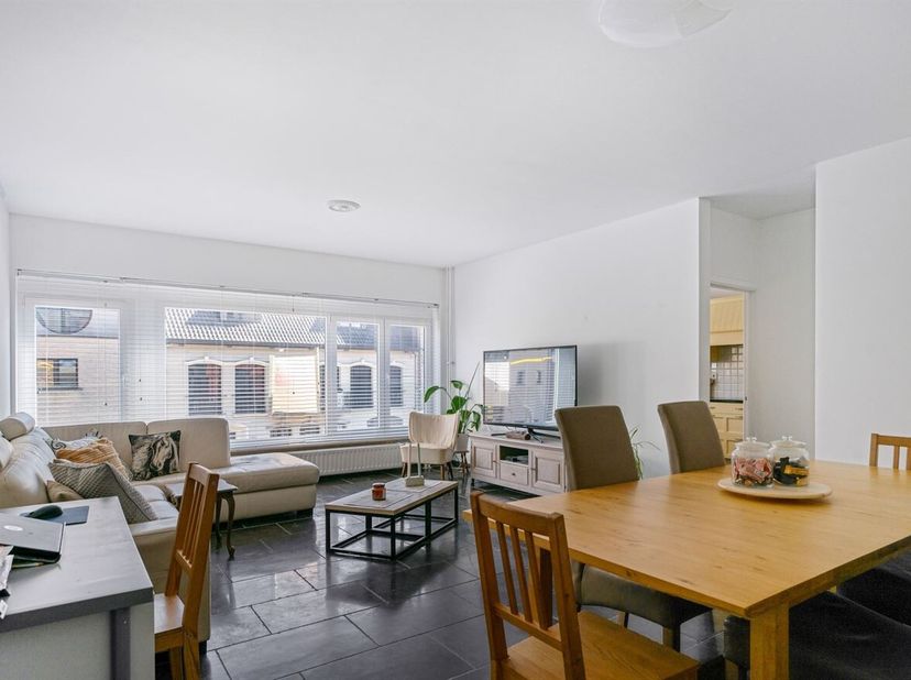 Ontdek dit prachtig, energiezuinig appartement in het rustige Koningshooikt. De woonst bevindt zich in het hart van Koningshooikt en is ideaal voor zi