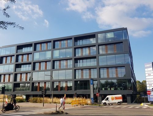                                         Kantoor te huur in Berchem, € 1.940
