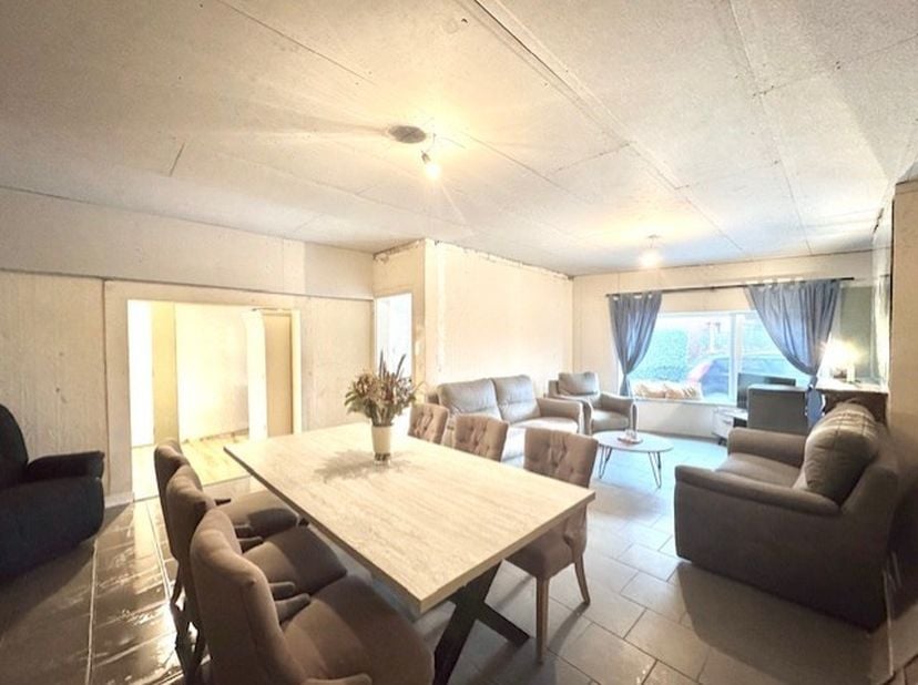 Woning op heel centrale residentiële ligging nabij het Gaverke te Waregem; Gelegen nabij alles wat men nodig heeft: winkels, bakker, slager, openbaar
