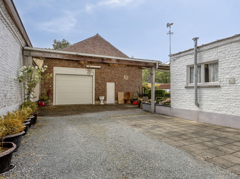 Huis te koop in Leuvestraat 210,
                    9320 Erembodegem