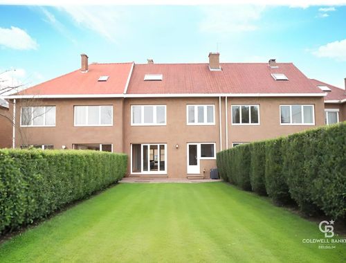                                        Maison à louer à Woluwe-Saint-Pierre, € 3.300
