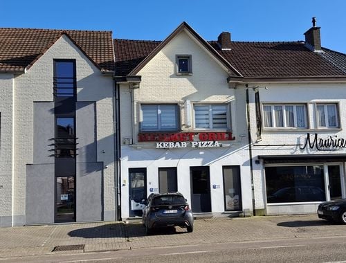                                         Bien commercial avec habitation à vendre à Hoeselt, € 330.000
