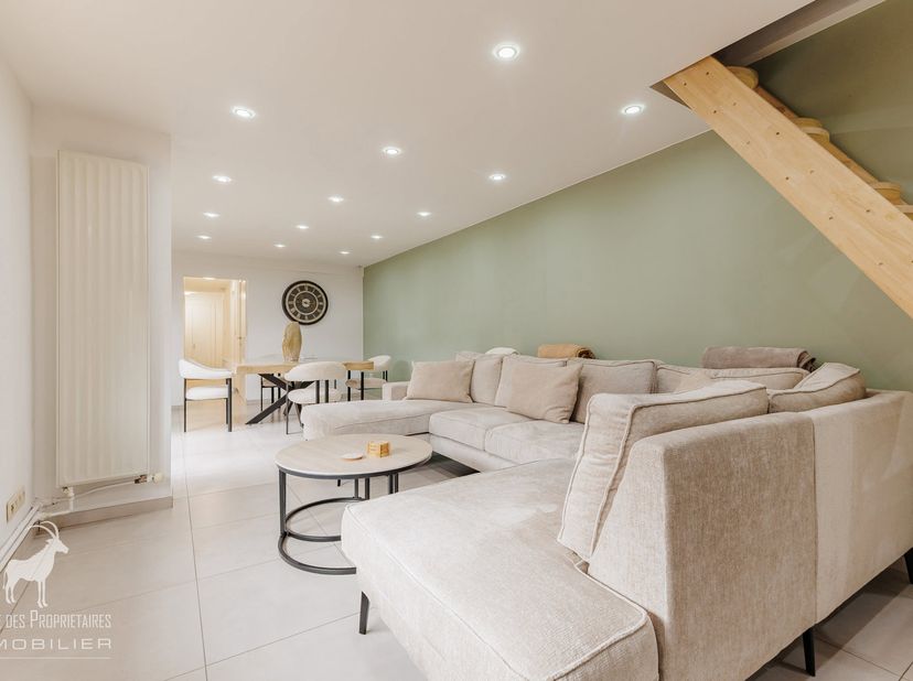 Referentie Agentschap: V6031-1794<br />
*** VIRTUELE RONDLEIDING: https://immo360.immo-facile.com/vtour/fr/jjqssc/frame ***<br />
Ontdek deze prachtig