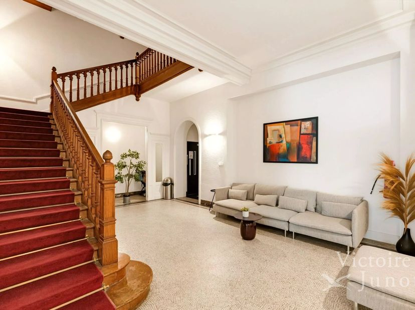 Uitgelegd door Maia Zinchenko : maia.zinchenko@victoire.be<br />
Victoire Junot biedt u exclusief aan :<br />
Uitzonderlijke moderne penthouse duplex,