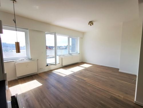                                         Penthouse à louer à Etterbeek, € 1.650
