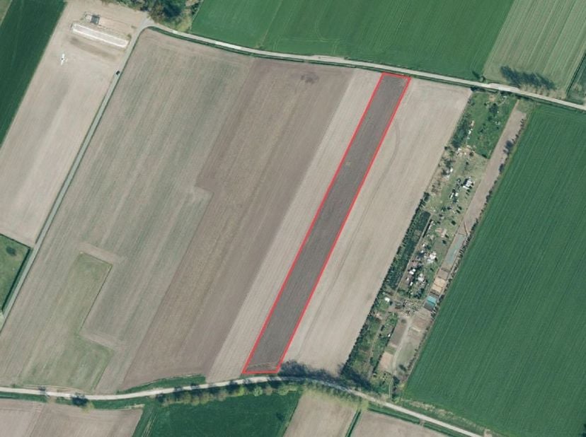 Mooi rechthoekig perceel landbouwgrond (akkerland) te koop te Sint-Laureins.<br />
Gelegen tussen Middeldorpe &amp;amp; Vaakweg Sint-Laureins<br />
Opperv