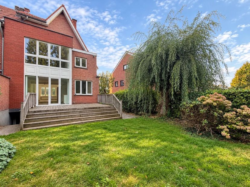 Huis te huur in AVENUE DU MANOIR D'ANJOU 60,
                    1150 Sint-Pieters-Woluwe