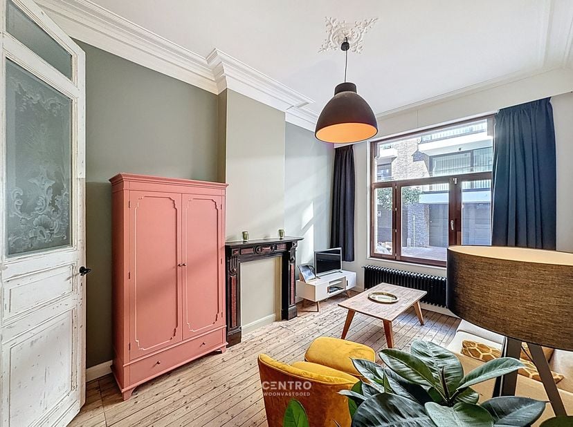 Volledig gerenoveerd luxeverblijf te Blankenberge met&amp;nbsp; 5,5% RENDEMENT!<br />
<br />
INDELING:<br />
Appartement 1: Geschikt voor 4 personen<br />