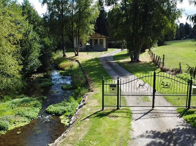 Huis te koop in Les-Petelles 23,
                    6890 Libin