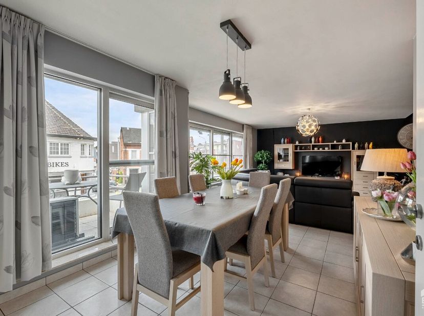 Zeer mooi duplex appartement met 2 slaapkamers in Sint-Lambrechts-Herk. Voor meer informatie ga naar https://www.era.be/nl/te-koop/hasselt/appartement