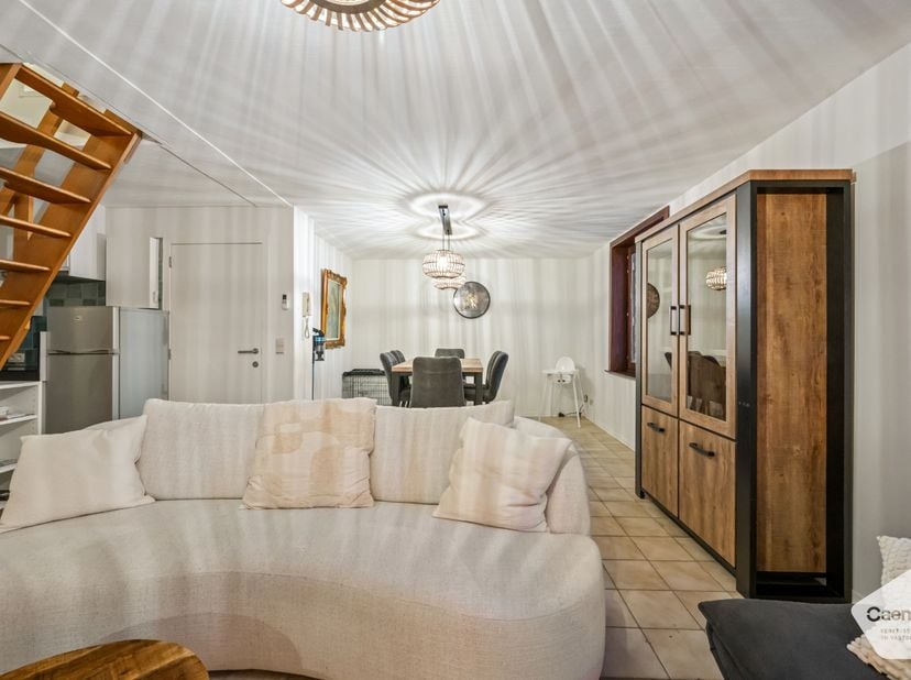 Dit instapklare appartement met twee slaapkamers heeft een uitstekende ligging vlakbij het strand, de Grote Markt en de Jachthaven.<br />
<br />
Bij h