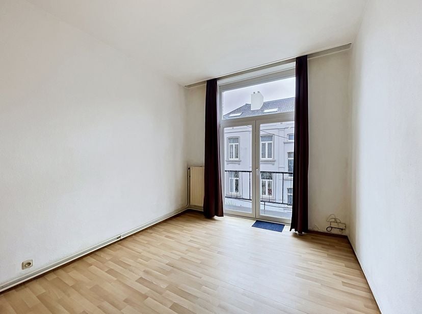 Infos &amp;amp; Visites : Charlotte - +32 471 27 72 52 - charlotte@bytheway.be - Situé à deux pas de la Place Flagey, By the Way vous présente ce studio n