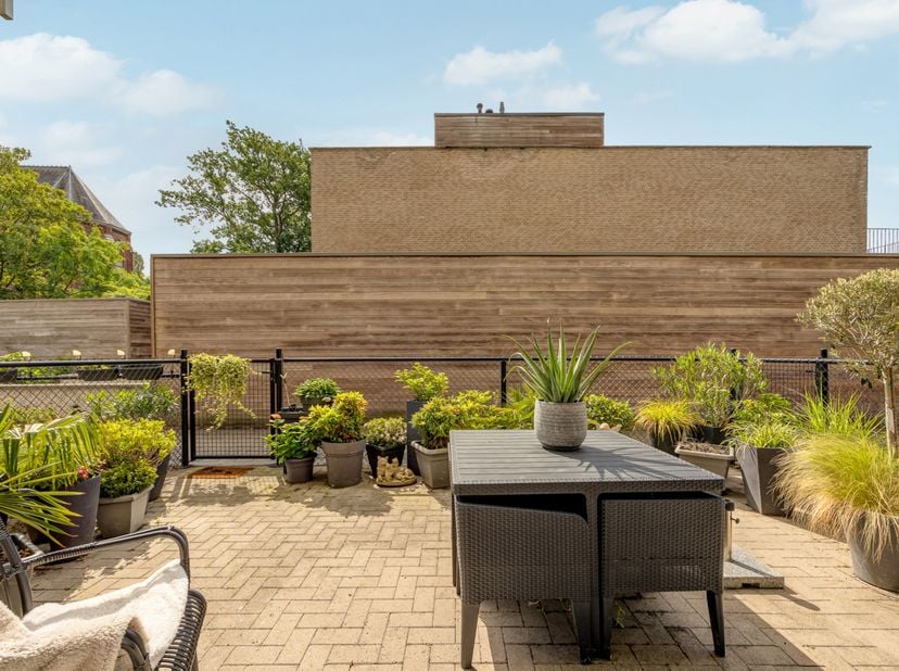 <br />
Dit instapklare gelijkvloerse appartement aan de Steynstraat 294 in Hoboken geniet van een vlotte bereikbaarheid en een praktische ligging nabi