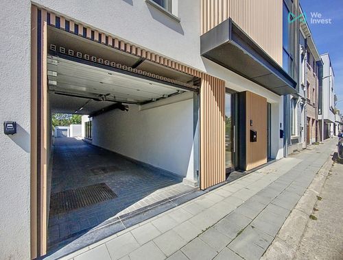                                         Garagebox te huur in Waterloo, € 180
