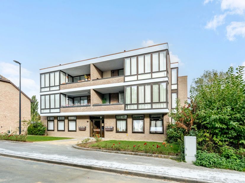 Appartement te koop in Kloosterbergstraat 55,
                    1600 Sint-Pieters-Leeuw