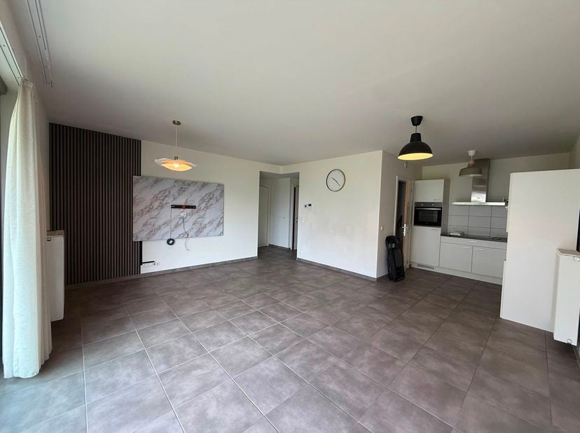 Mooi Op zoek naar een comfortabel en instapklaar appartement op een uitstekende locatie? Dit gezellige éénslaapkamerappartement aan de Herentalsebaan