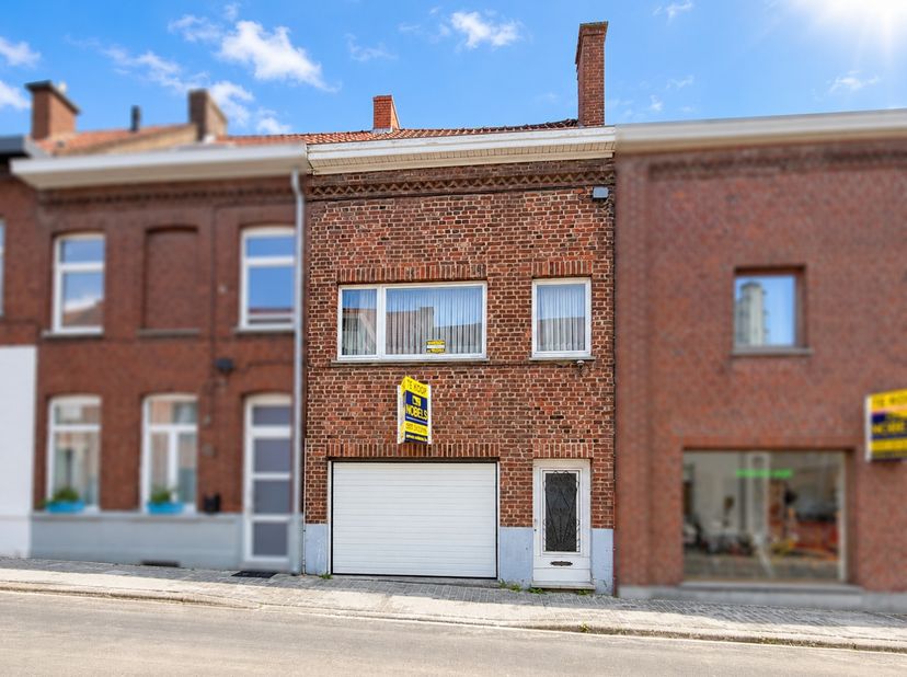 Huis te koop in Victor Lagachestraat 1,
                    9600 Ronse