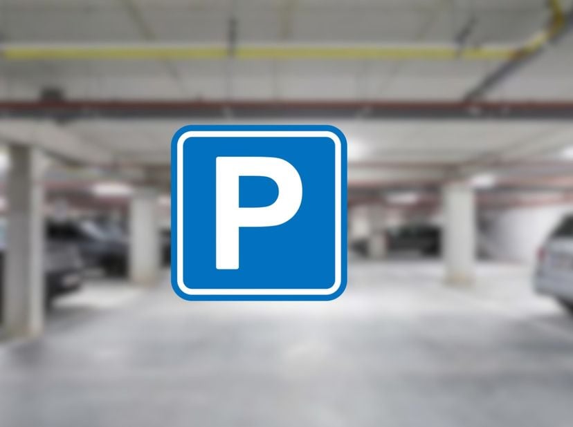 Deze parkeerplaats te koop is gelegen op een strategische locatie in Wezemaal aan het max havelaarplein. Dankzij de vlotte inrit en de praktische circ