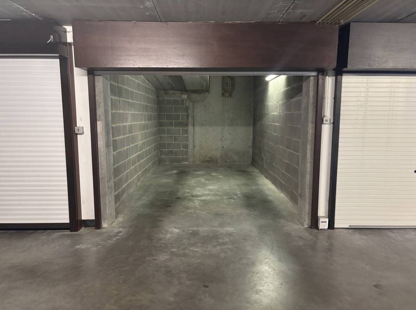 Garage te koop in Zeedijk 261b bus G8,
                    8430 Middelkerke
