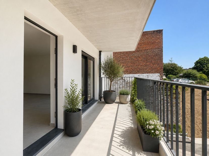 In een nieuw, luxe appartementencomplex met 11 ruime appartementen, appartement op de 2e verdieping met lift van 100 m², 2 slaapkamers met een terras