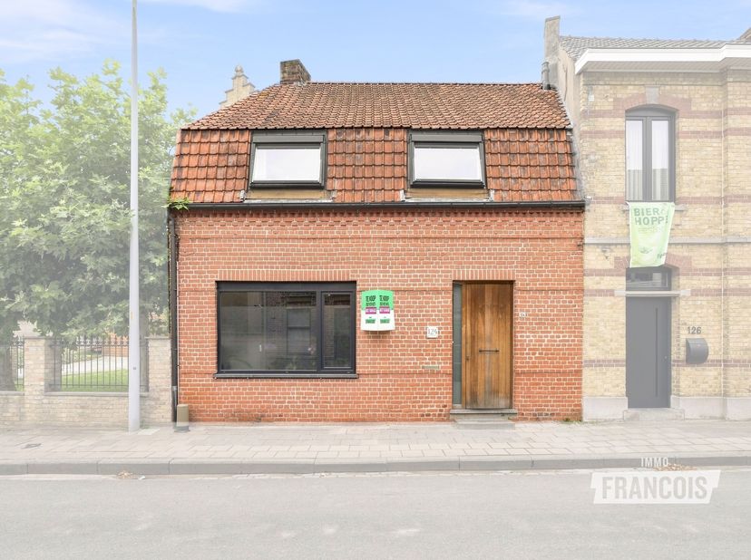Huis te koop in Veurnestraat 124,
                    8970 Poperinge