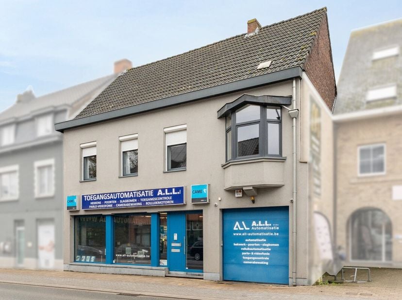 À vendre : immeuble de rapport au centre de Merelbeke-Melle, situé sur la Brusselsesteenweg, à proximité des écoles, des transports en commun et des a