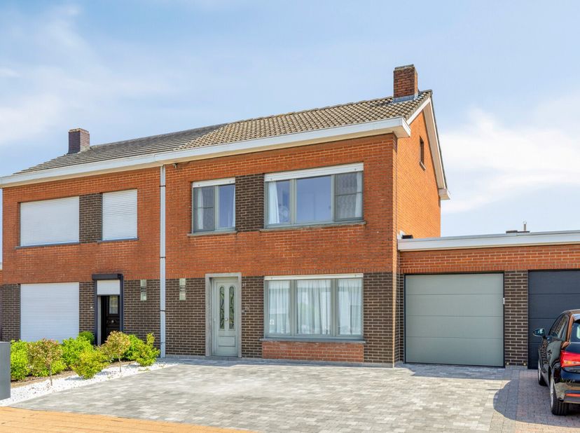 Algemeen bezoekmoment zaterdag 13 juni van 10h30 tot 11h30. Voorafgaande aanmelding verplicht.<br />
Op zoek naar een instapklare woning op een toploc