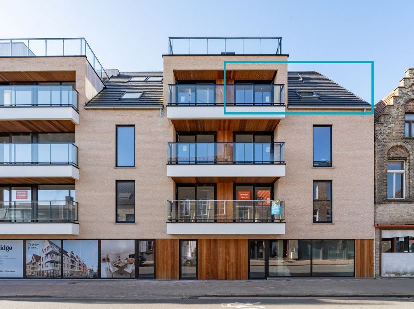 Dit appartement is gelegen residentie 'The Bridge' in de Ooststraat te Veurne, op wandelafstand van de Grote Markt.<br />
Het gebouw is volledig opget