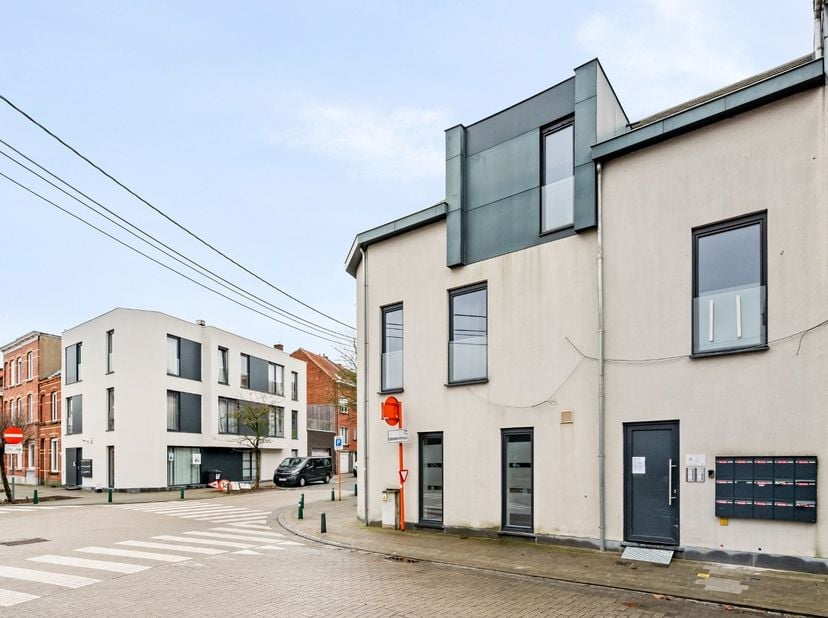 Kot-kamer te koop in Sint-Denijsestraat 146,
                    8500 Kortrijk