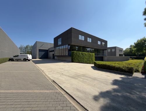                                         Bedrijfsgebouw te koop in Zwevegem, € 1.795.000
