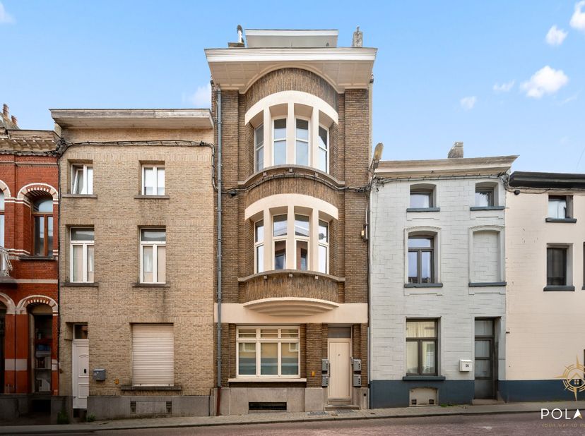 Bezoekdag 10 &amp; 14 juli - inschrijven via www.polares.eu<br />
<br />
In het centrum van Tervuren bevindt zich dit instapklare duplexappartement, ideaa