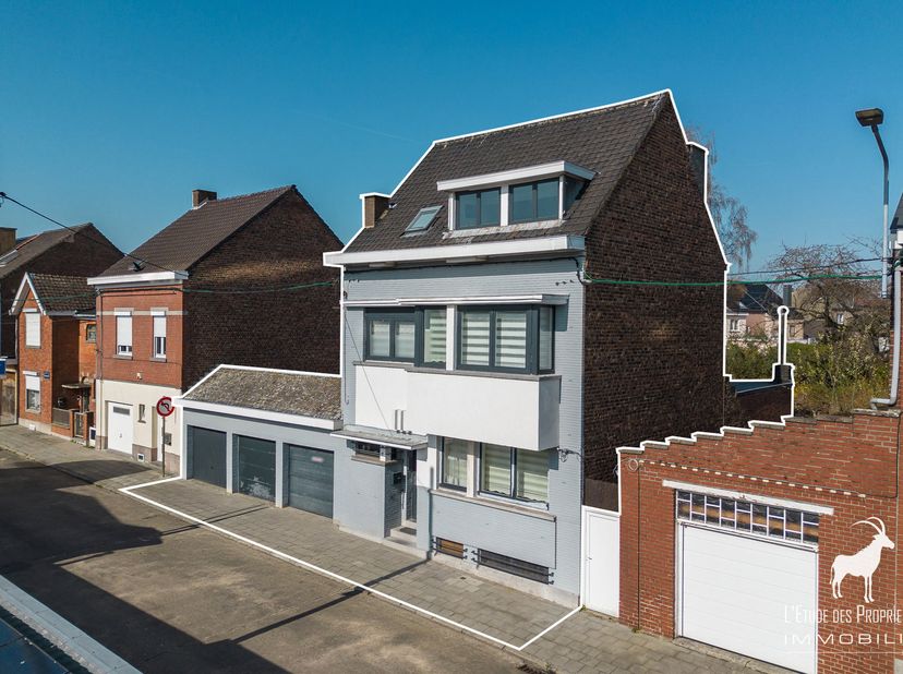Makelaarsreferentie: V7170-489<br />
*** VIRTUELE TOUR: https://immo360.immo-facile.com/vtour/fr/21xfd4/frame ***<br />
Ontdek dit prachtige huis in h