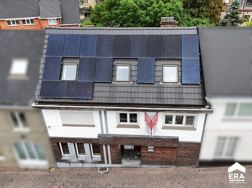 [[ DIT PAND NEEMT DEEL AAN DE ERA OPEN HUIZEN DAG OP 13/6 VAN 13:00 TOT 14:00 ]] Deze verrassend ruime stadswoning combineert comfort, energiezuinighe