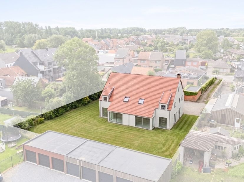 [[ DIT PAND NEEMT DEEL AAN DE ERA OPEN HUIZEN DAG OP 19/9 VAN 14:30 TOT 15:30 ]] Hedendaagse, energiezuinige woningen met 4 slaapkamers, garage, zolde
