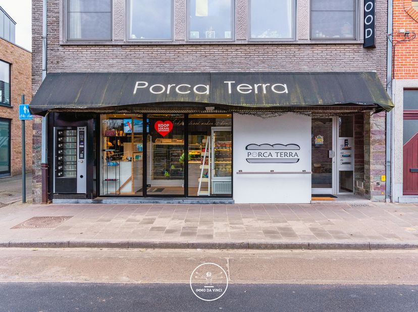 À louer : local commercial de premier ordre dans un emplacement visible à Zwijnaarde<br />
Installez votre bureau, votre magasin ou votre cabinet dans