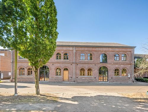                                         Bureaux à louer à Genk, € 4.000
