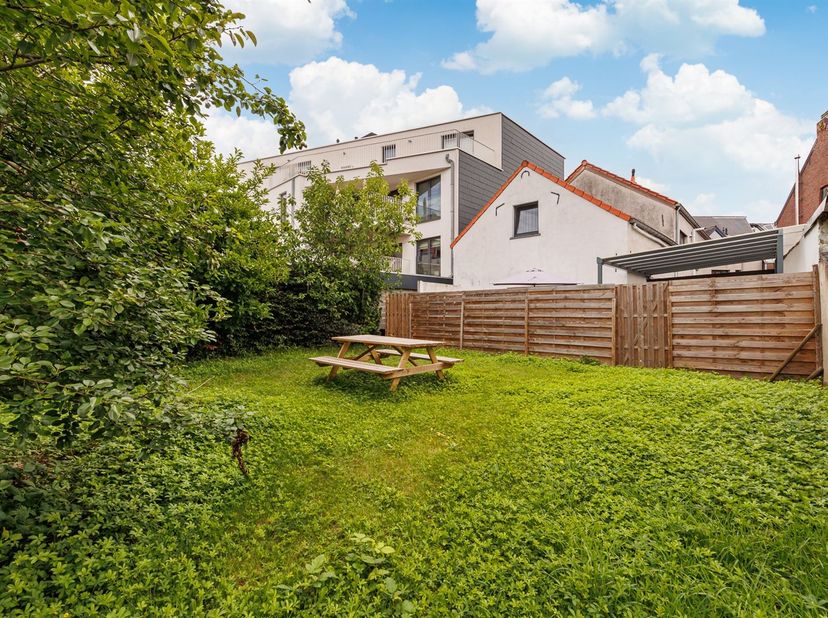 Dit gezellige appartement met 1 slaapkamer, gelegen in Kessel-Lo biedt een uitstekende combinatie van comfort, stijl en functionaliteit, ideaal voor s