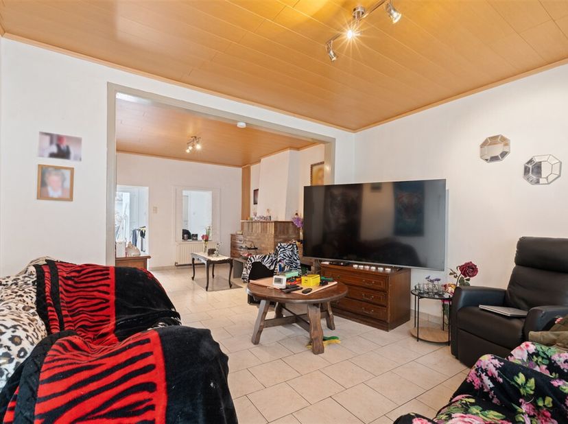 **Charmante rijwoning met potentieel nabij centrum Tongeren EPC-B**<br />
Op zoek naar een ideale starterswoning of interessante investering? Deze cha