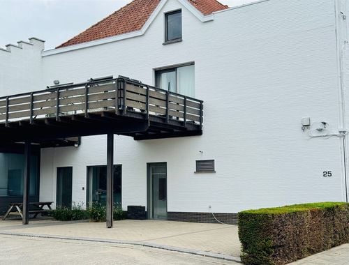                                         Kantoor te huur in Vichte, € 975
