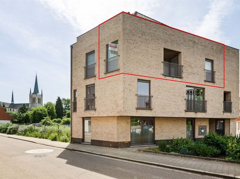 Appartement duplex d'une chambre à coucher dans le centre de Geel.<br />
Aménagement : salon/cuisine, débarras, salle de bain, chambre à coucher, toil