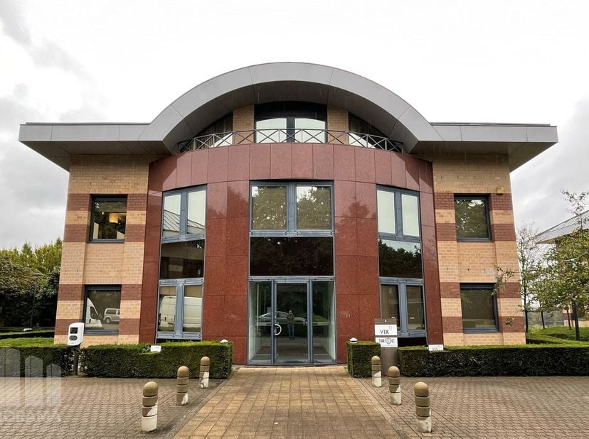 Kantoor met een totale oppervlakte van 260&amp;nbsp;m² gecombineerd met een opslagruimte van 80 m² te huur op een strategische toplocatie in Zaventem, vla