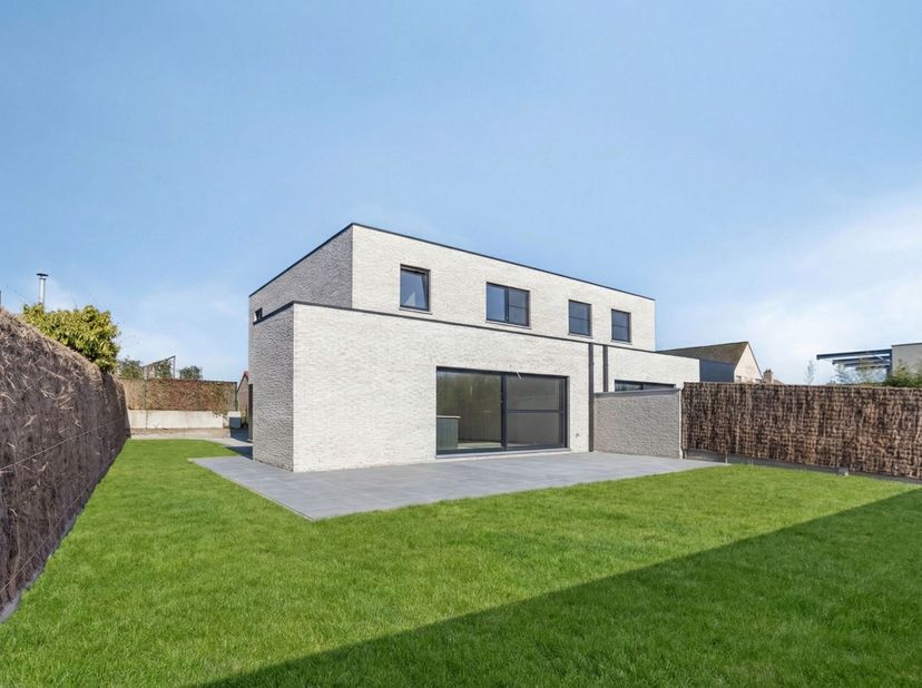 Verkaveling 'Tabaksveld' is een prachtige nieuwbouwrealisatie van&amp;nbsp;2 tijdloze en uiterst kwalitatieve halfopen woningen. De woningen zijn gelegen
