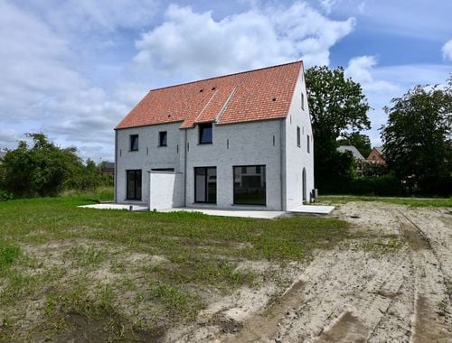                                        Eengezinswoning te koop in Nijlen, € 465.000

