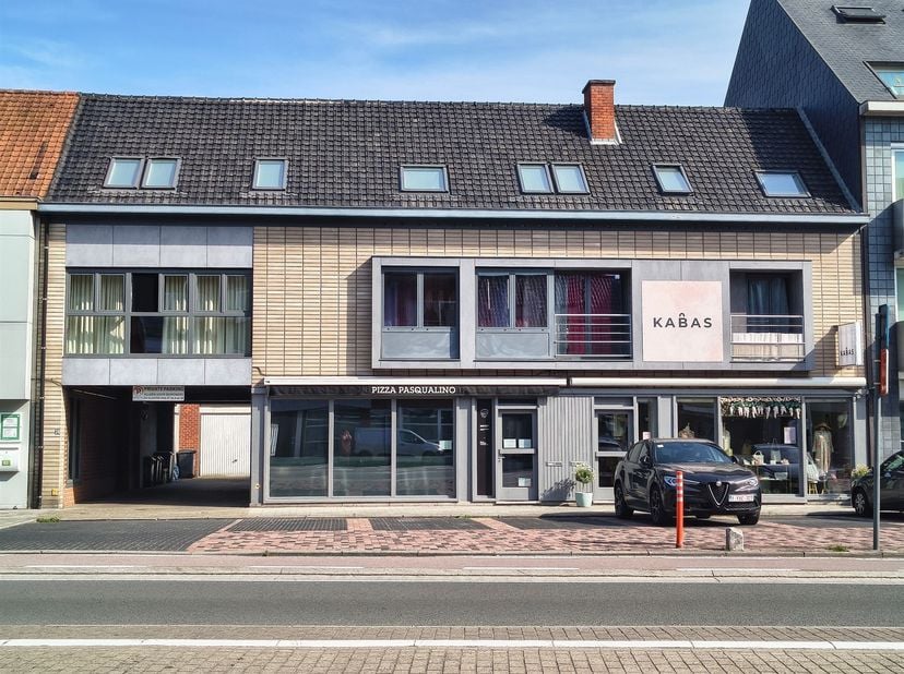 Voor meer informatie betreft het appartement, gelieve te surfen naar https://verdegemvastgoed.be/project/22181/dorp-west-38-d-lochristi. Indien u graa