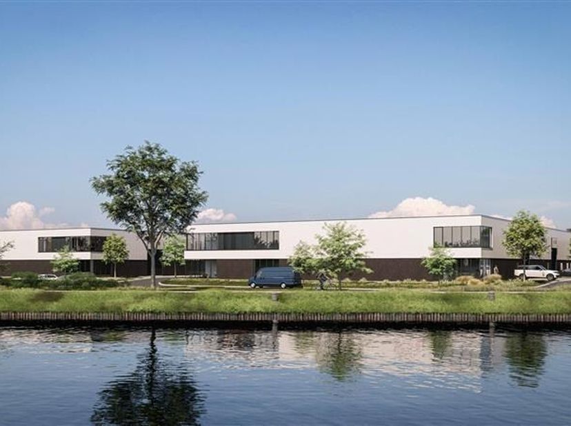 Nieuwbouw CASCO KMO Unit ca. 451m².<br />
De units met zicht op het kanaal zijn tevens voorzien van een kantoorvloer en grote raampartijen.  Ook in de