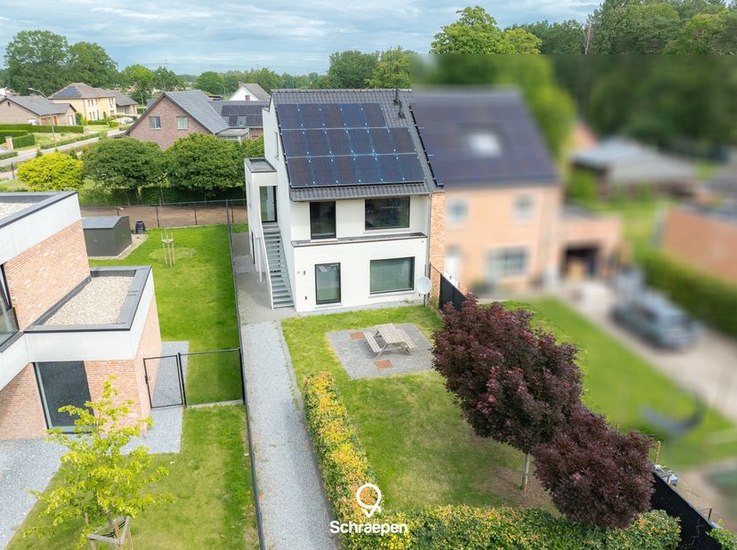We vinden deze instapklare woning met EPC-label B, 5 slaapkamers en flexibele indeling nabij Zonhoven-centrum. Voor meer informatie ga naar:&amp;nbsp;http